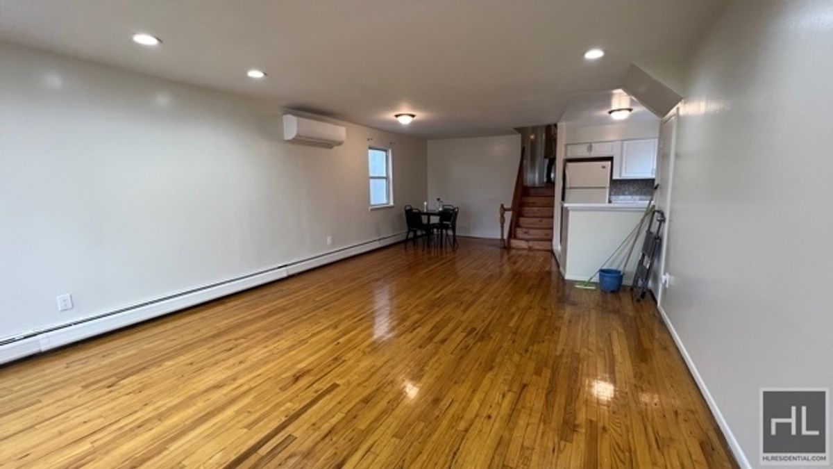 #5 photo, 8802 Ave J, ブルックリン区 Canarsie , NY 11236