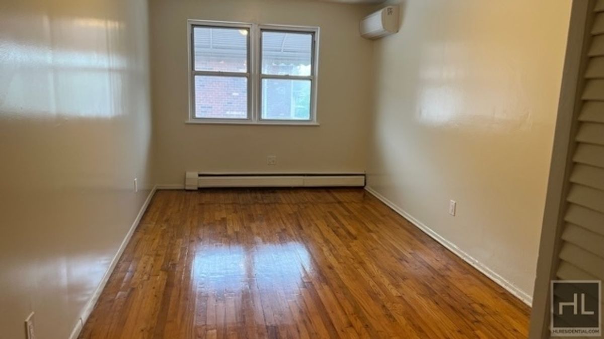 #8 photo, 8802 Ave J, ブルックリン区 Canarsie , NY 11236