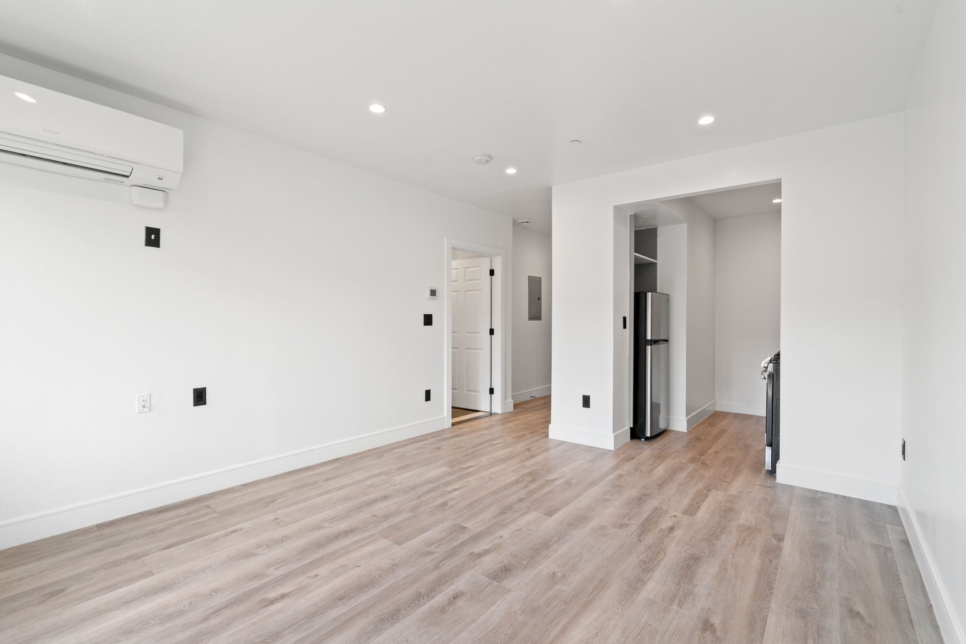 #3 photo, Jackson Heights, クイーンズ区 Jackson Heights , NY 11372