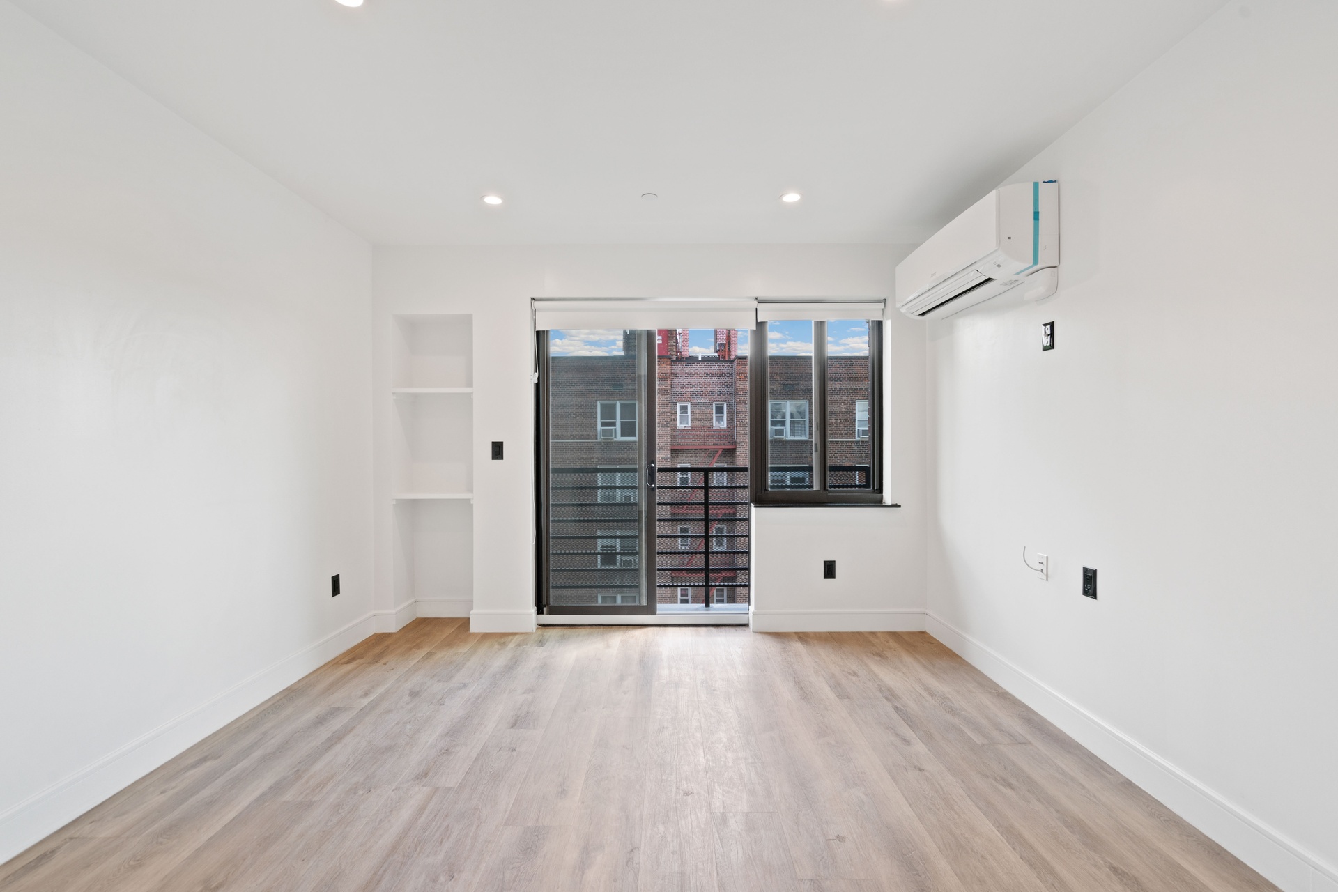 #4 photo, Jackson Heights, クイーンズ区 Jackson Heights , NY 11372