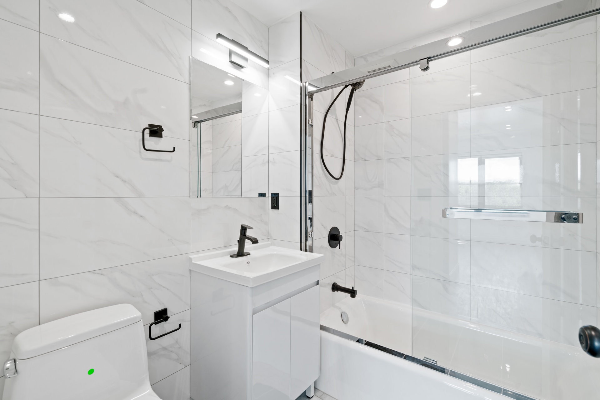 #6 photo, Jackson Heights, クイーンズ区 Jackson Heights , NY 11372