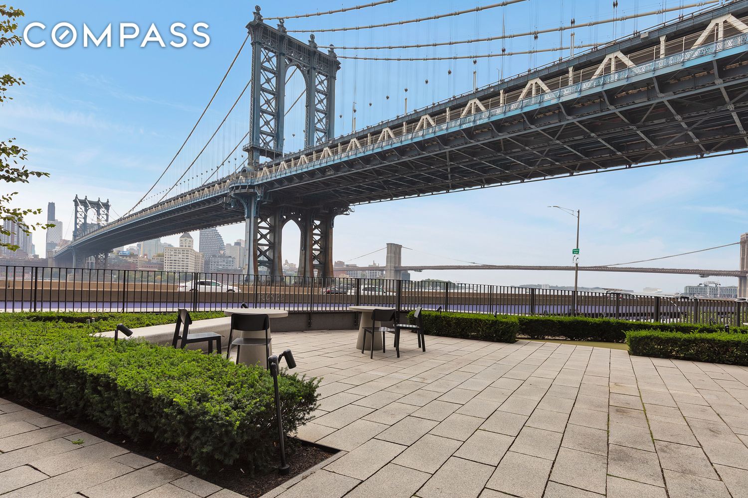 #12 photo, 252 South Street, マンハッタン Two Bridges , NY 10002