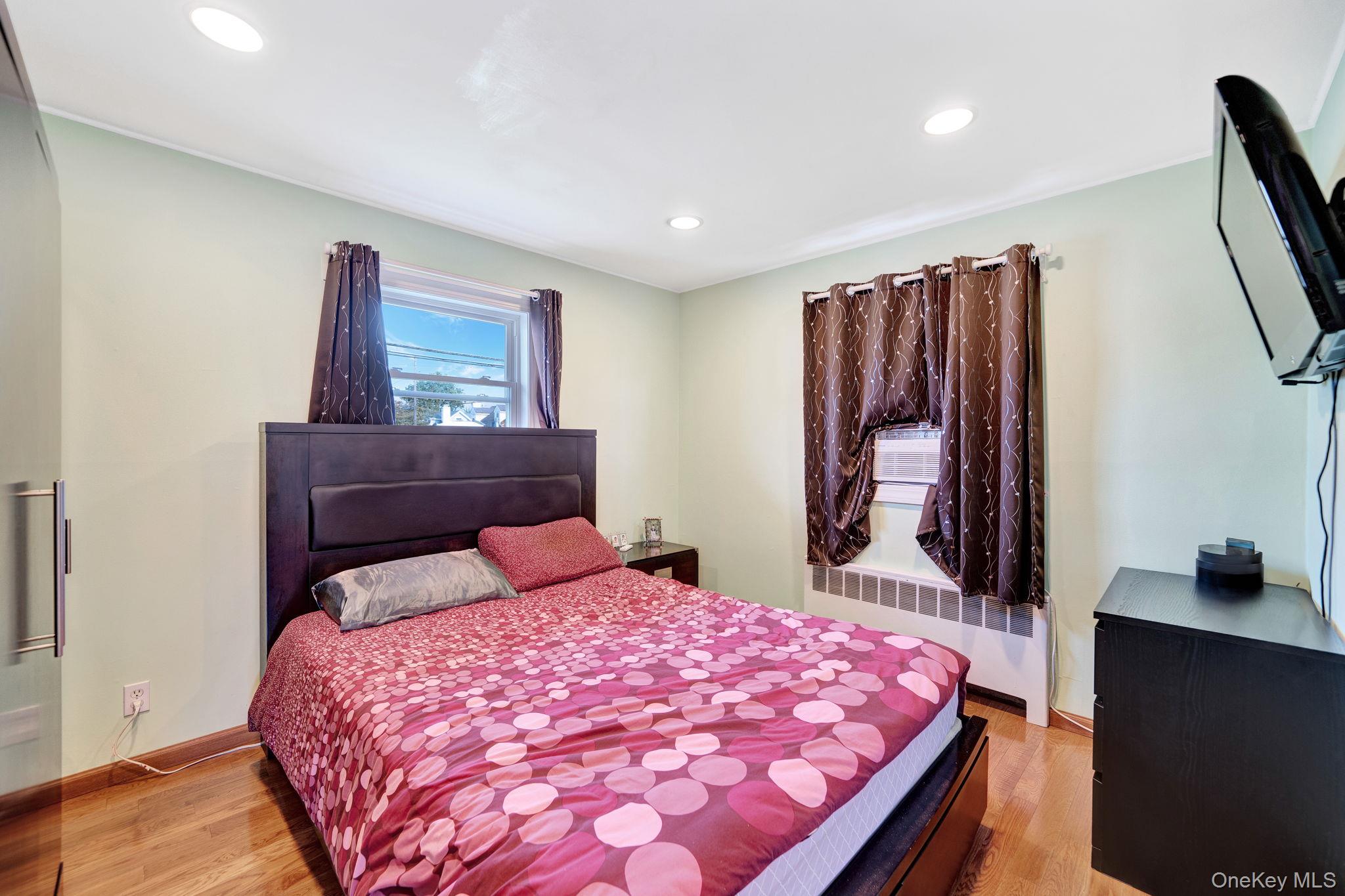 #14 photo, 35 Myers Avenue, ナッソー郡 Hicksville , NY 11801