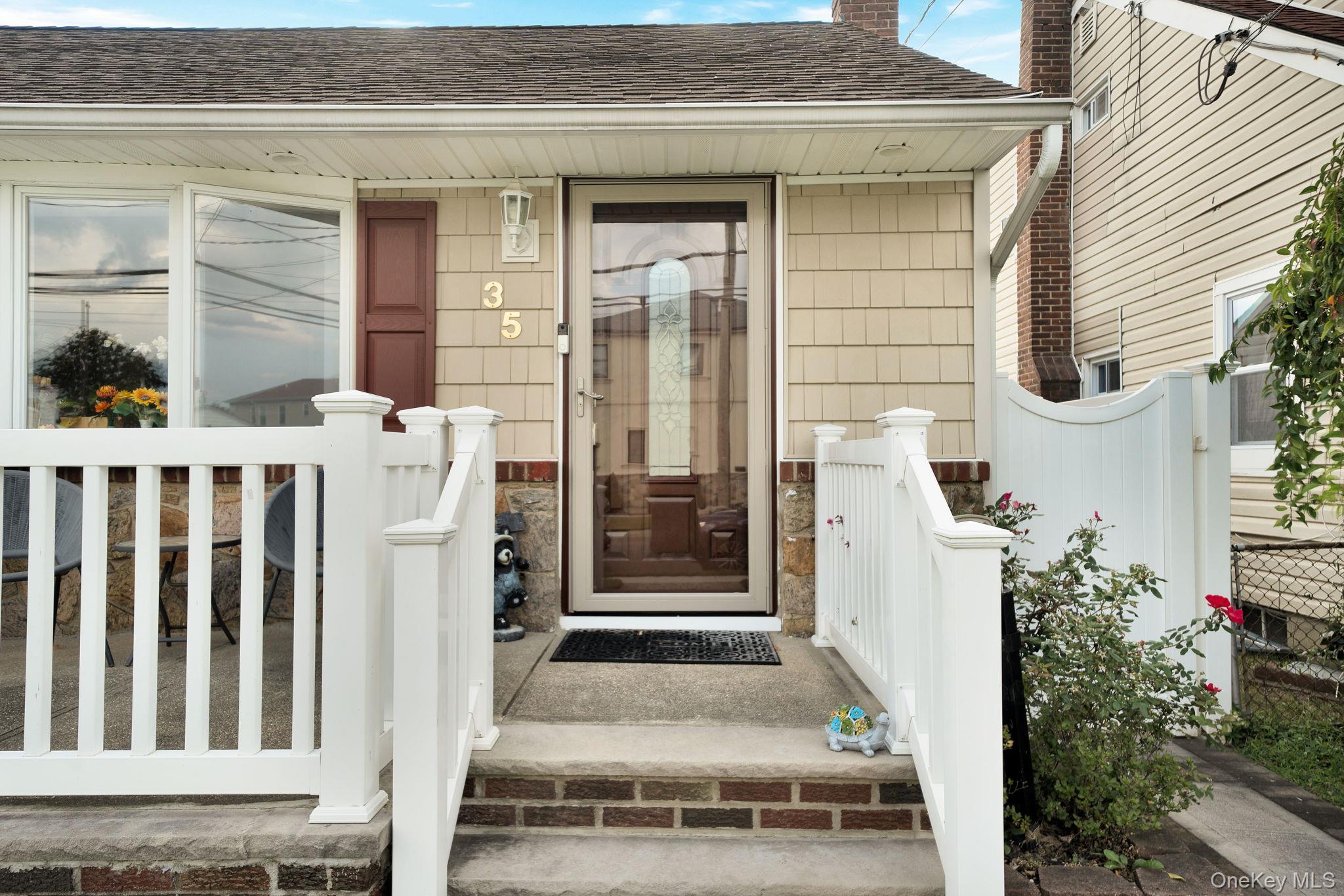 #4 photo, 35 Myers Avenue, ナッソー郡 Hicksville , NY 11801