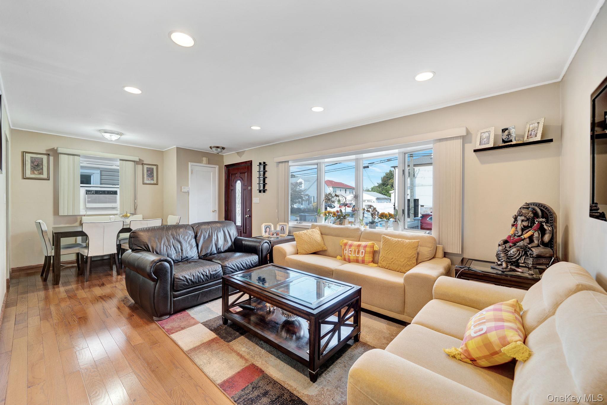 #8 photo, 35 Myers Avenue, ナッソー郡 Hicksville , NY 11801