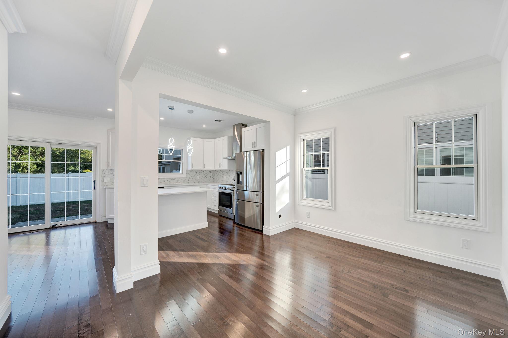 #13 photo, 69 E. Cherry Street, ナッソー郡 Hicksville , NY 11801