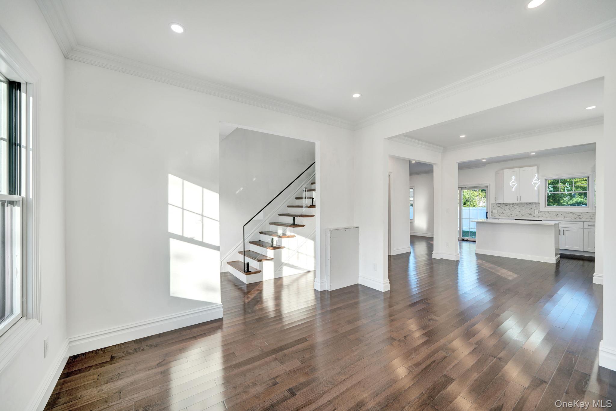 #17 photo, 69 E. Cherry Street, ナッソー郡 Hicksville , NY 11801