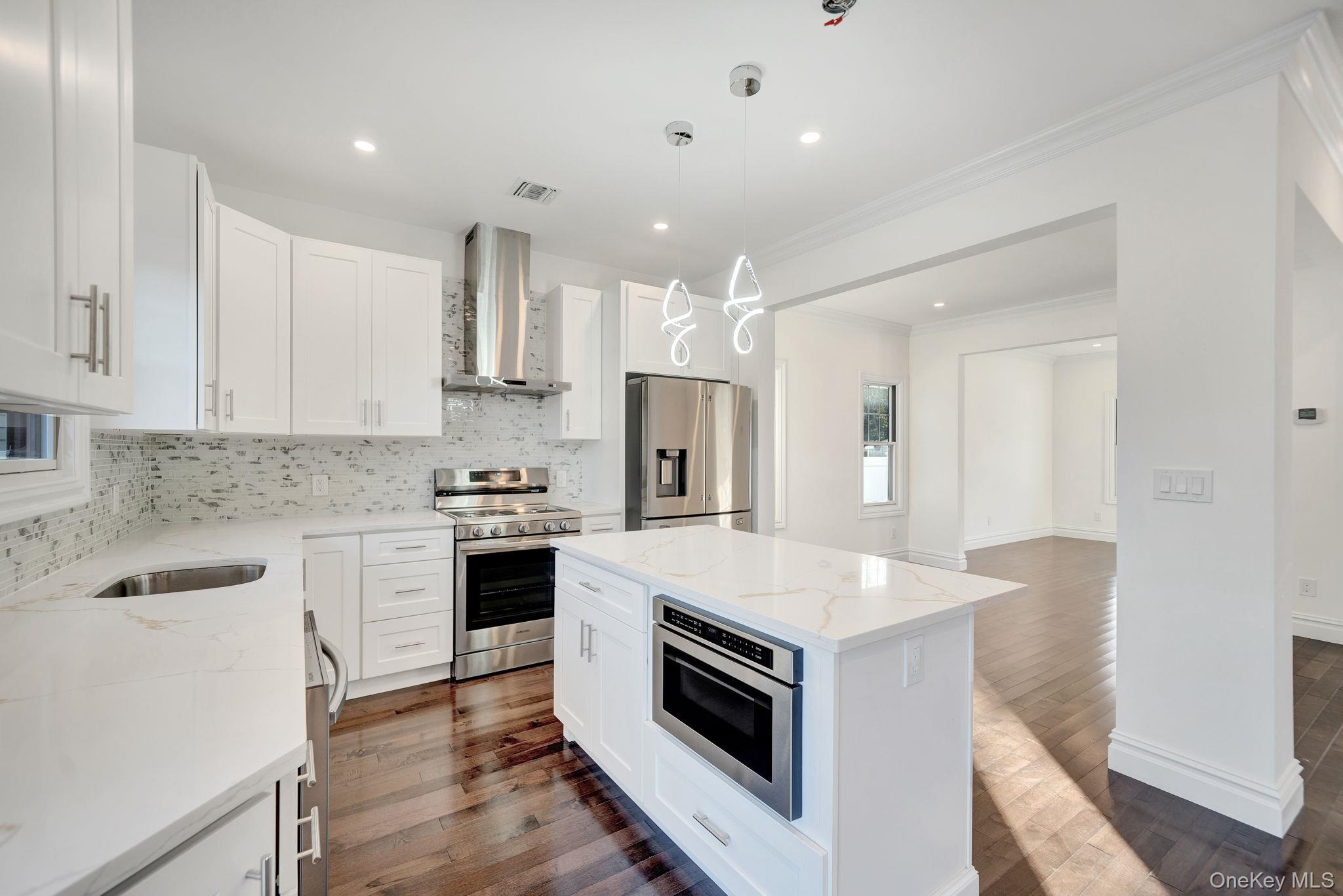 #4 photo, 69 E. Cherry Street, ナッソー郡 Hicksville , NY 11801