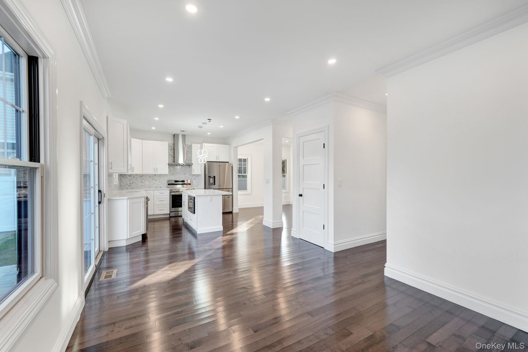 #8 photo, 69 E. Cherry Street, ナッソー郡 Hicksville , NY 11801