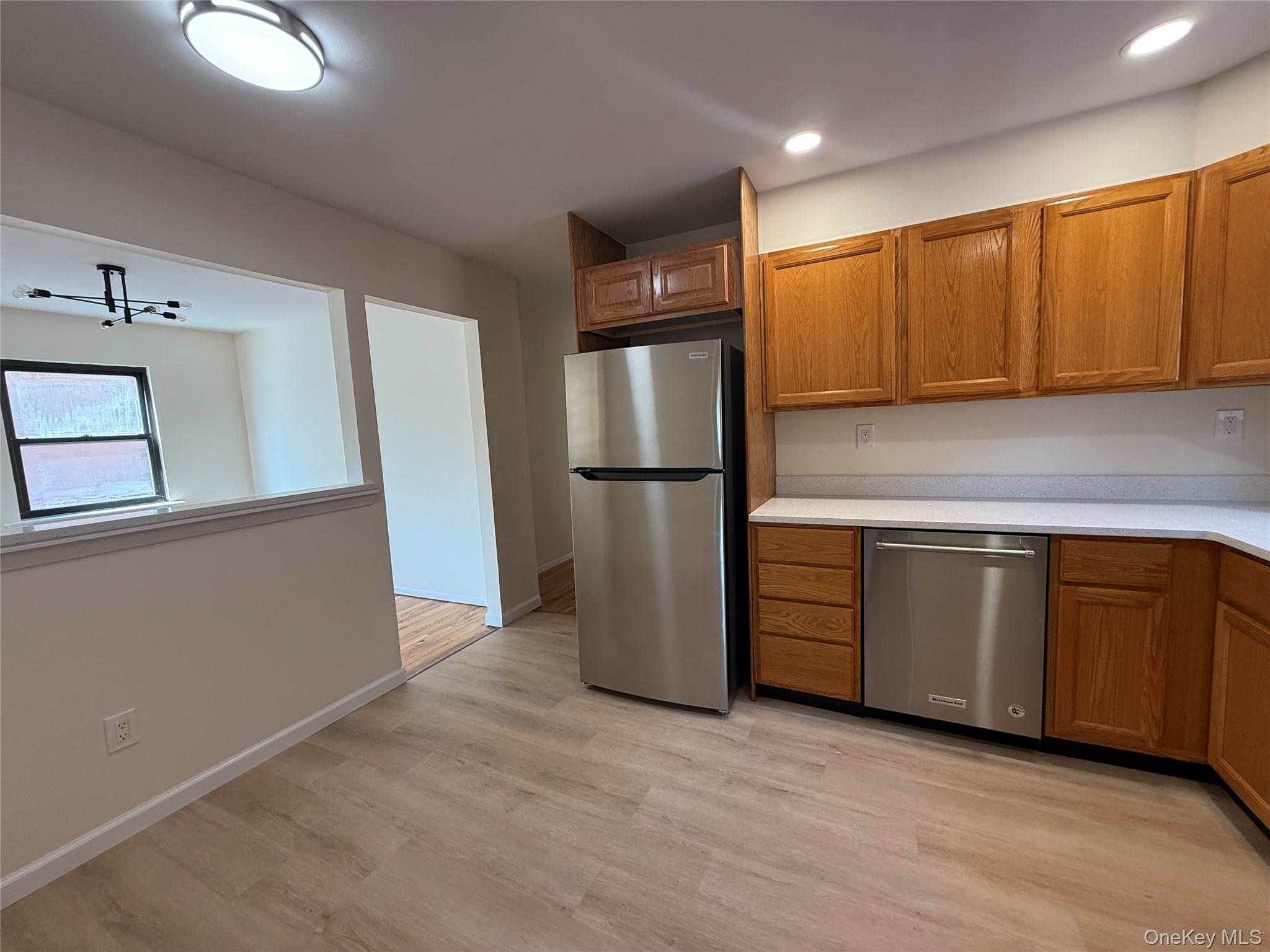 #12 photo, 619 E Park Ave., ナッソー郡 Long Beach , NY 11561