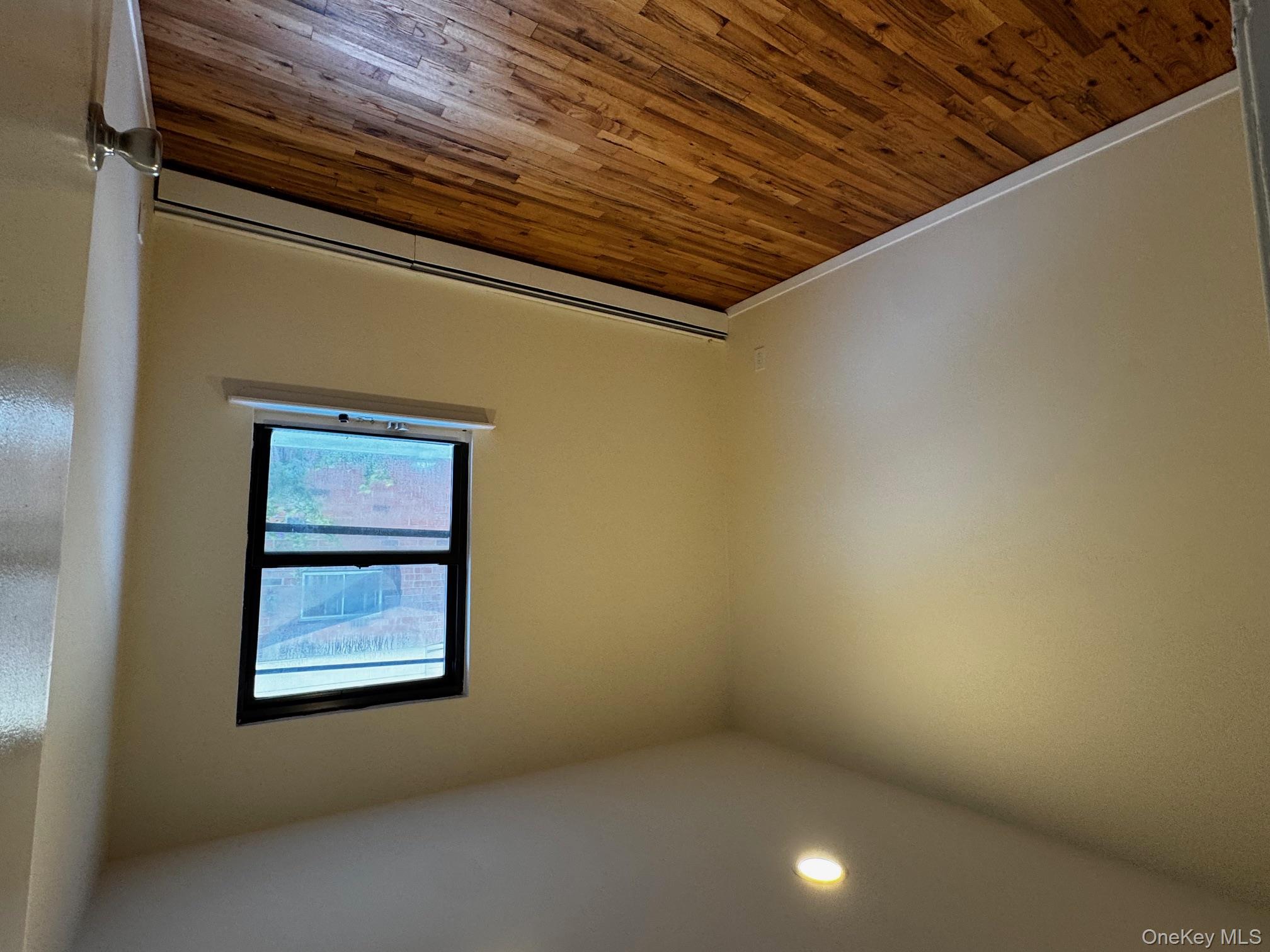 #13 photo, 619 E Park Ave., ナッソー郡 Long Beach , NY 11561