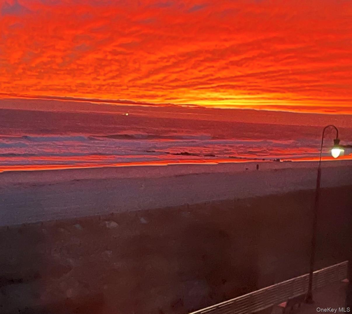 #19 photo, 619 E Park Ave., ナッソー郡 Long Beach , NY 11561