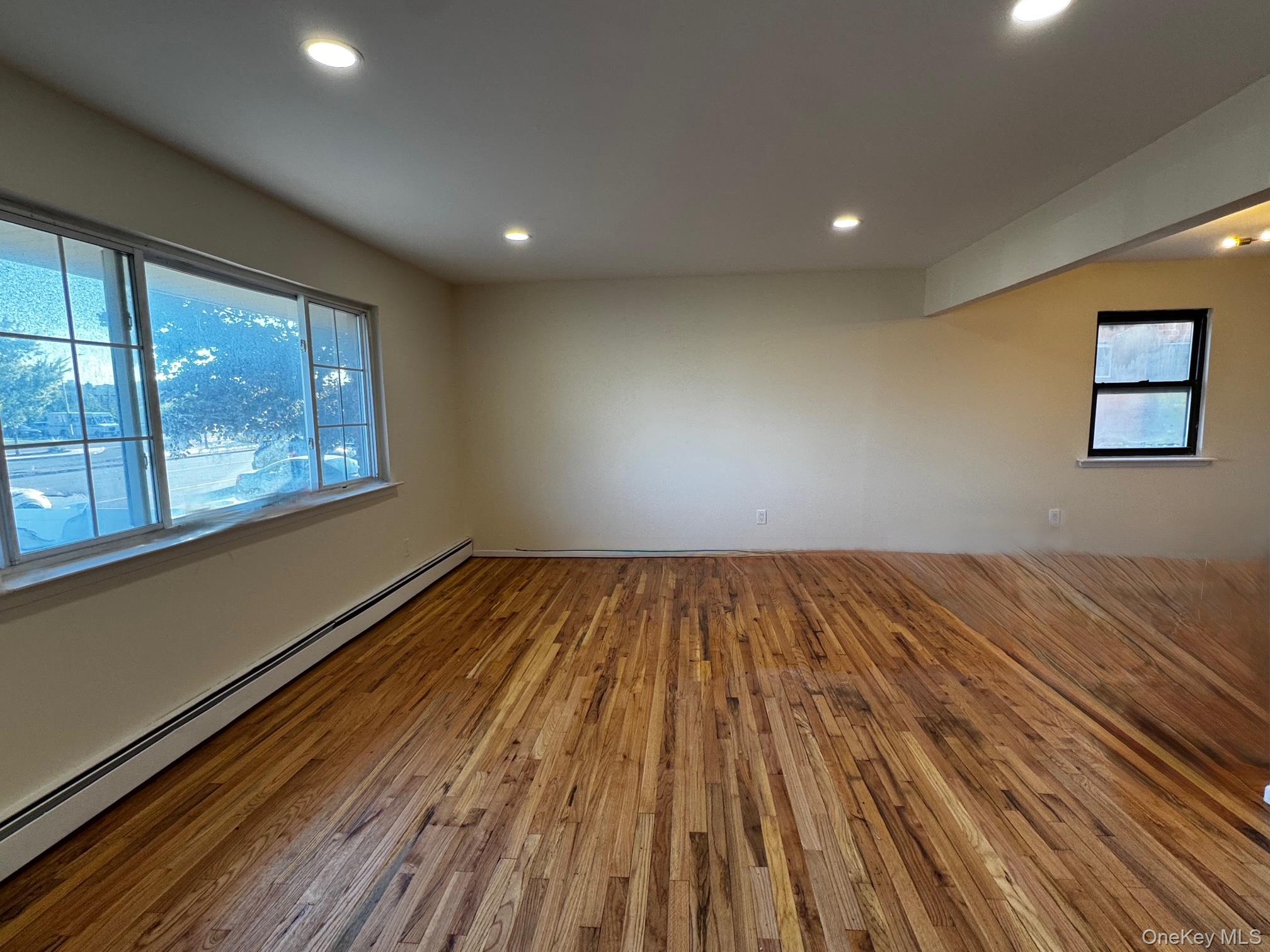 #4 photo, 619 E Park Ave., ナッソー郡 Long Beach , NY 11561