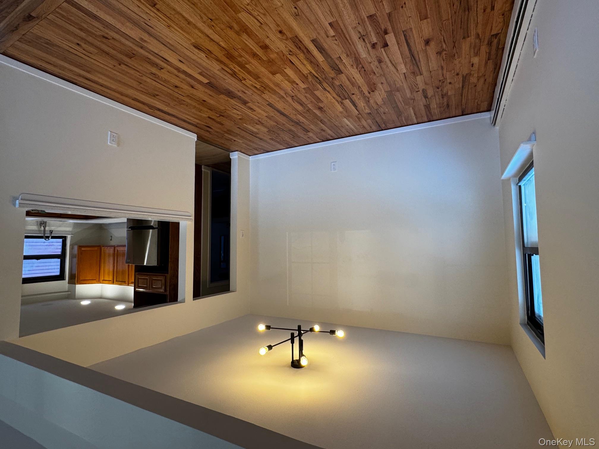 #7 photo, 619 E Park Ave., ナッソー郡 Long Beach , NY 11561