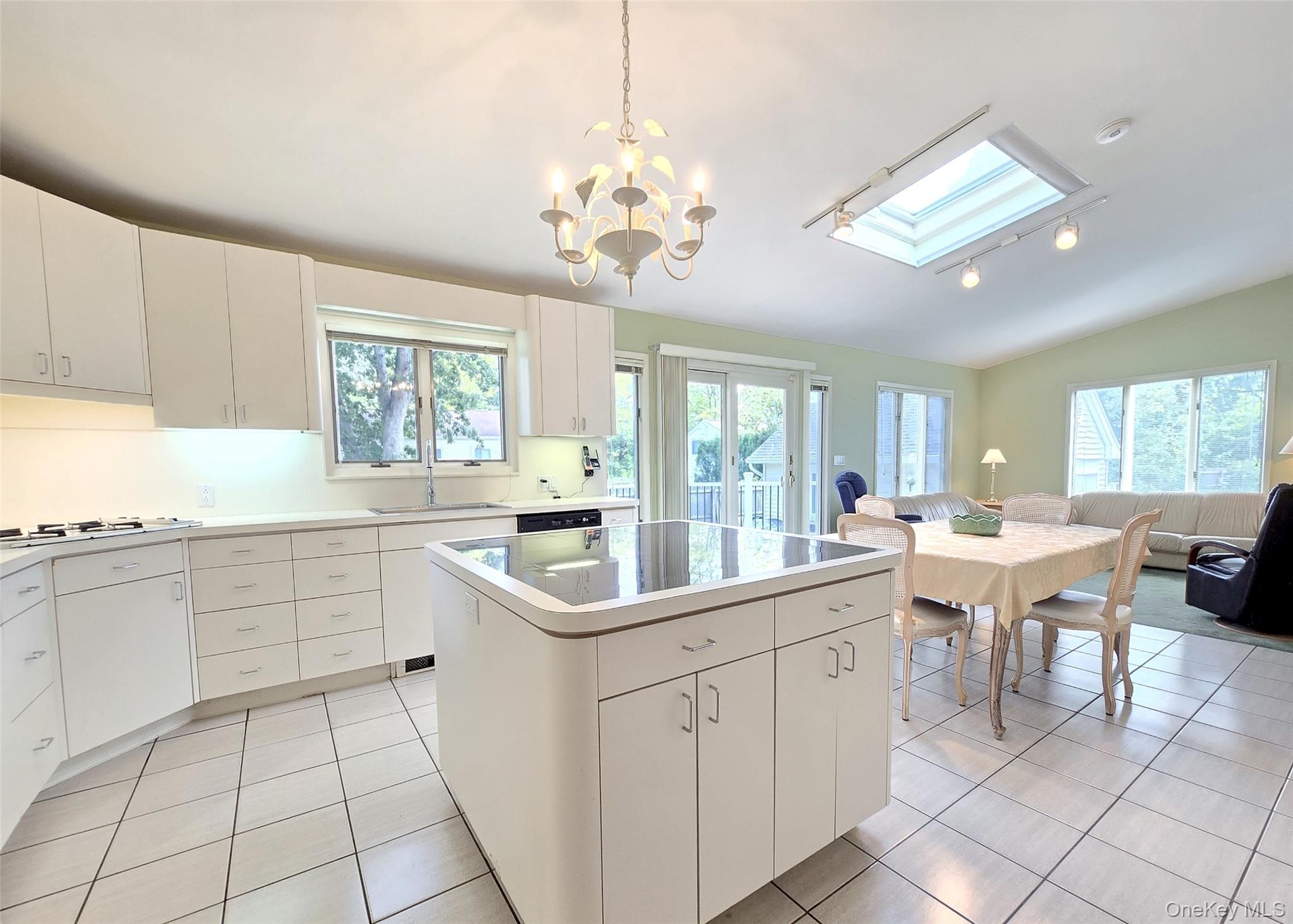 #8 photo, 3 Candlestick Court, サフォーク郡 Dix Hills , NY 11746