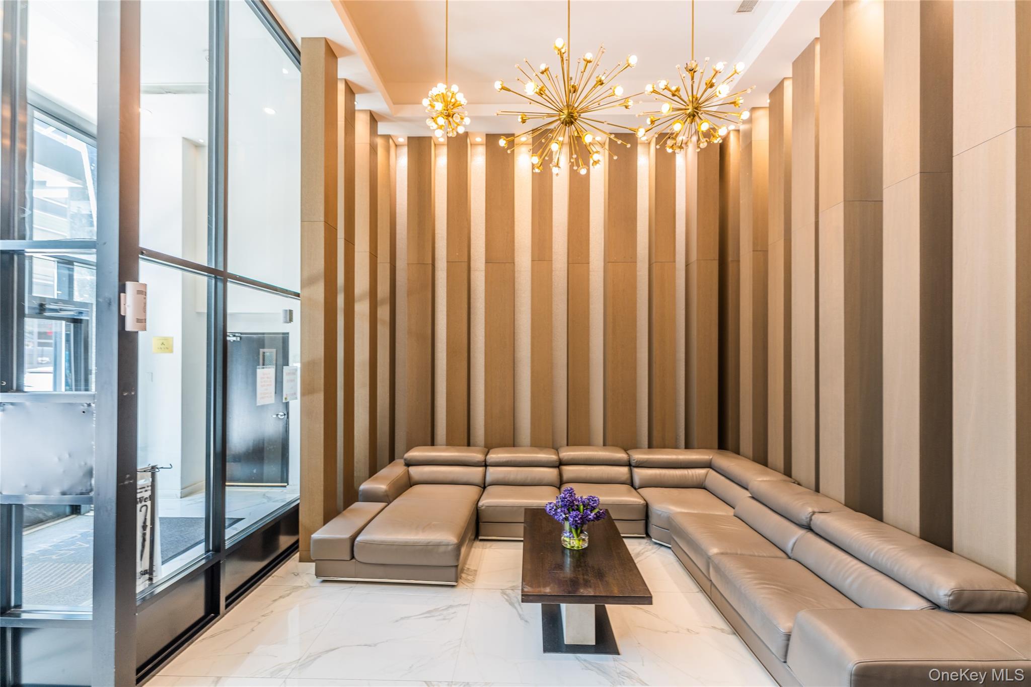 #1 photo, 2717 42nd Road, クイーンズ区 Long Island City , NY 11101