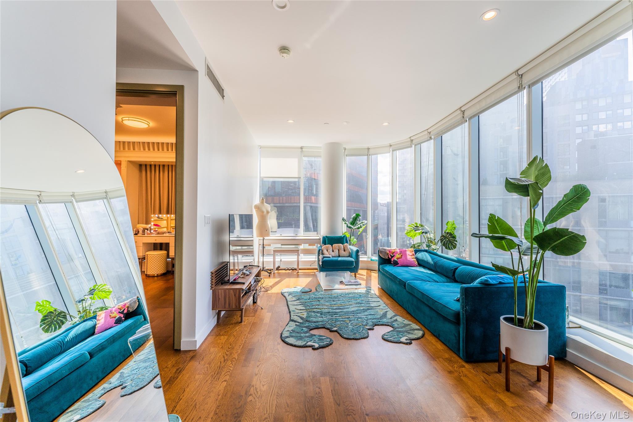 #2 photo, 2717 42nd Road, クイーンズ区 Long Island City , NY 11101