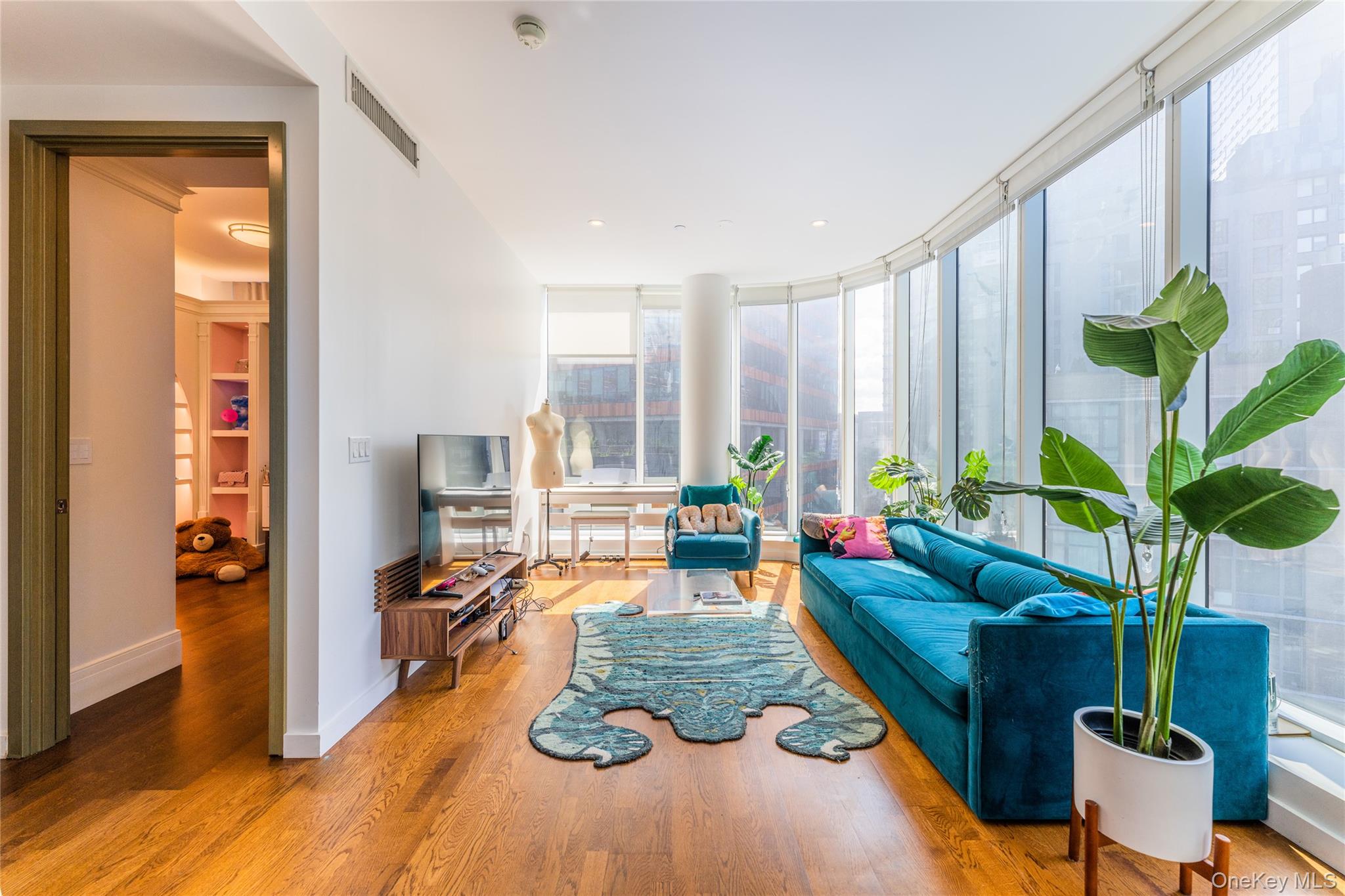 #3 photo, 2717 42nd Road, クイーンズ区 Long Island City , NY 11101