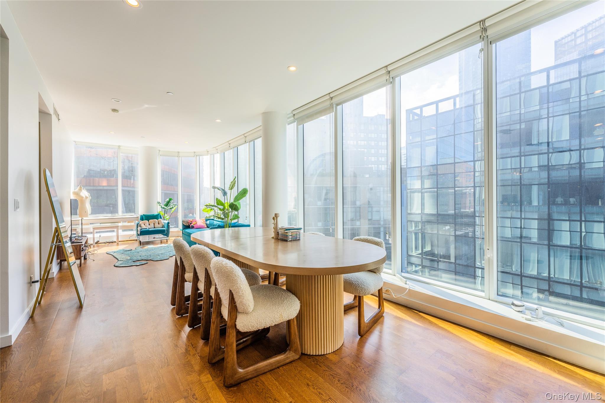 #8 photo, 2717 42nd Road, クイーンズ区 Long Island City , NY 11101