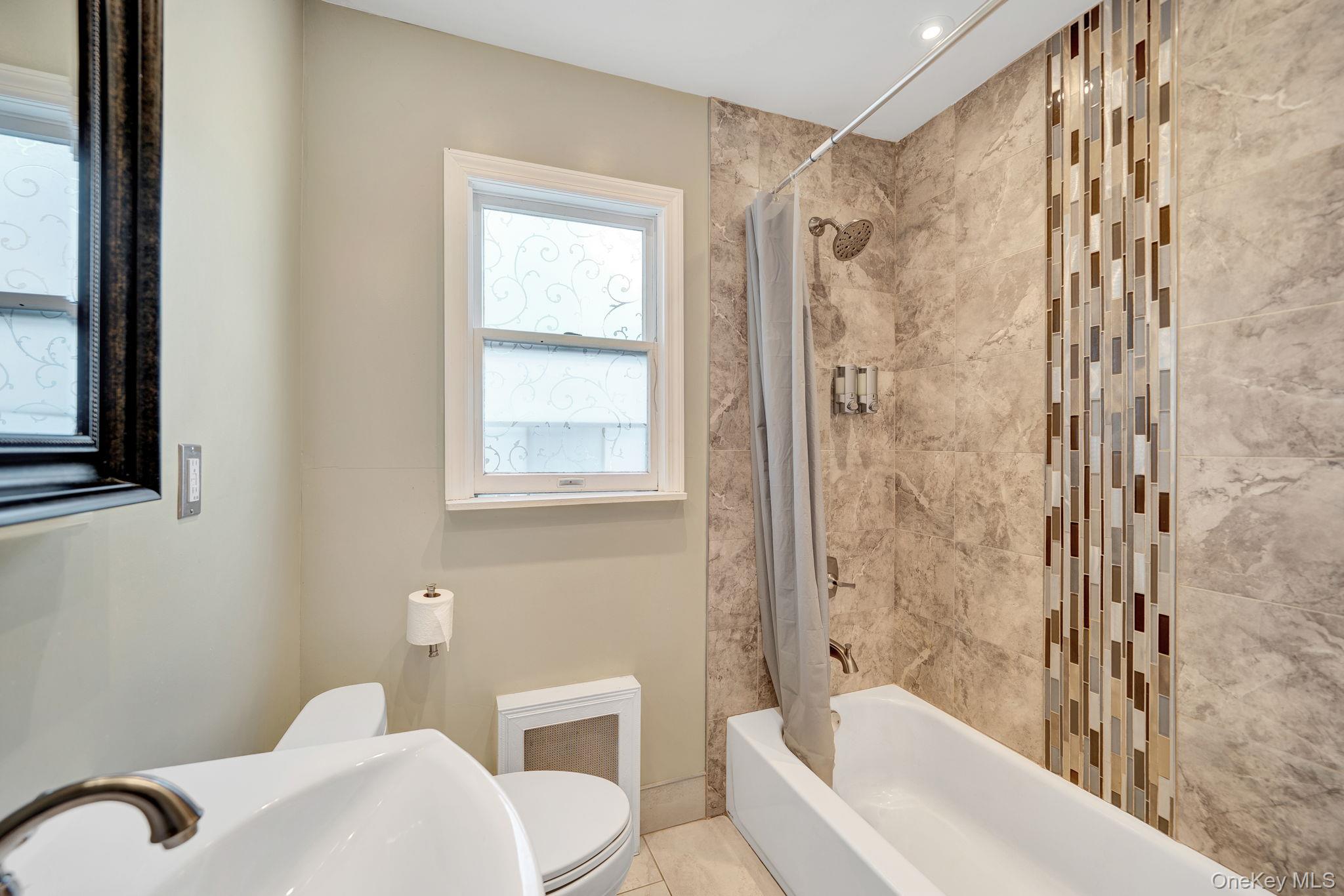 #10 photo, 138 Ormonde Boulevard, Valley Stream , NY 11580