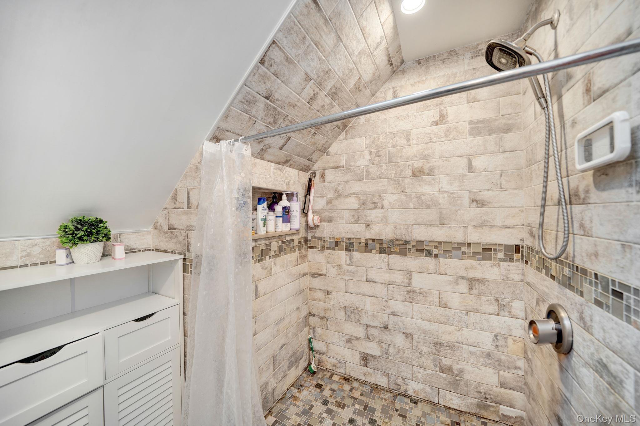 #16 photo, 138 Ormonde Boulevard, Valley Stream , NY 11580