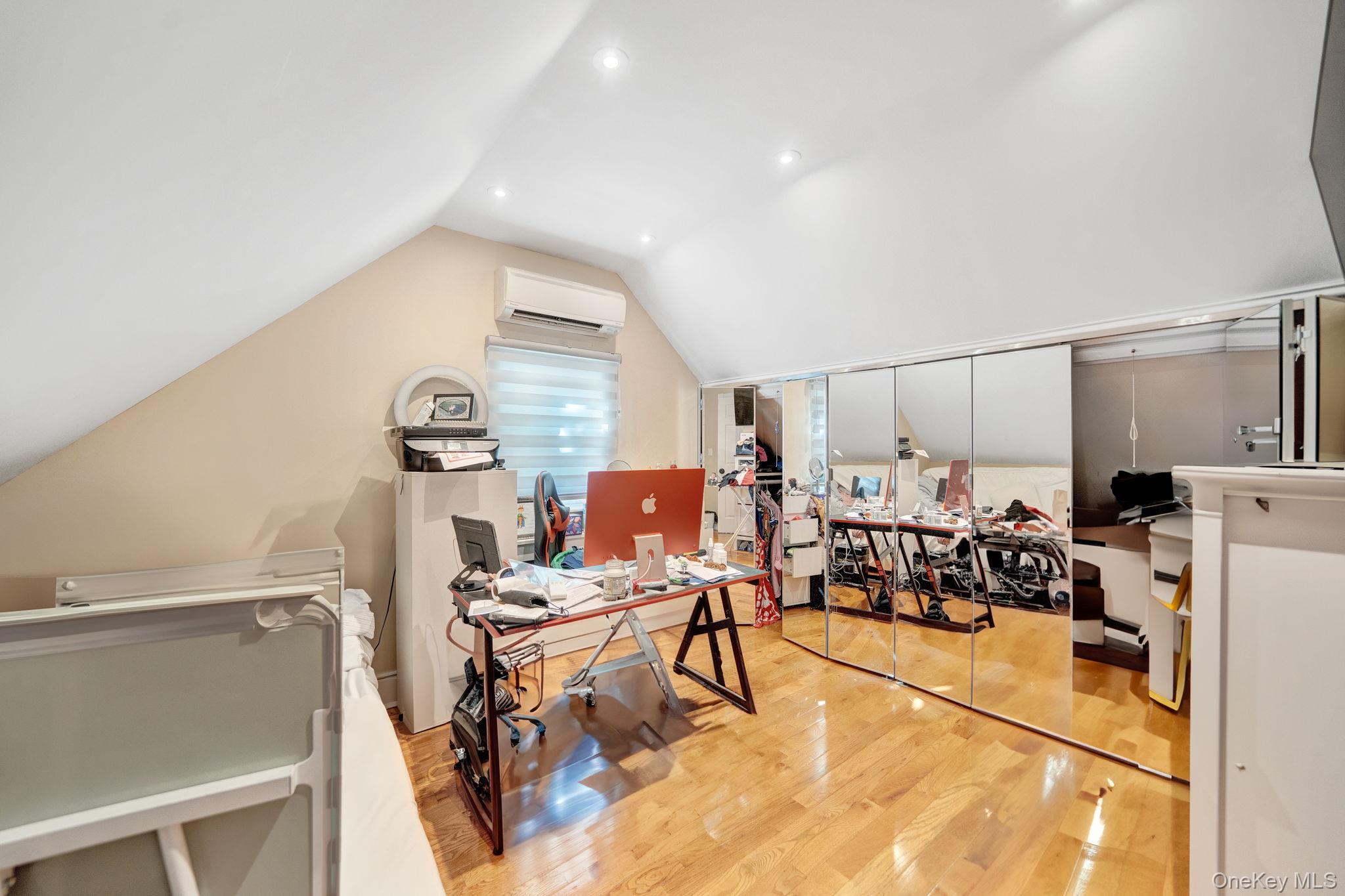 #17 photo, 138 Ormonde Boulevard, Valley Stream , NY 11580