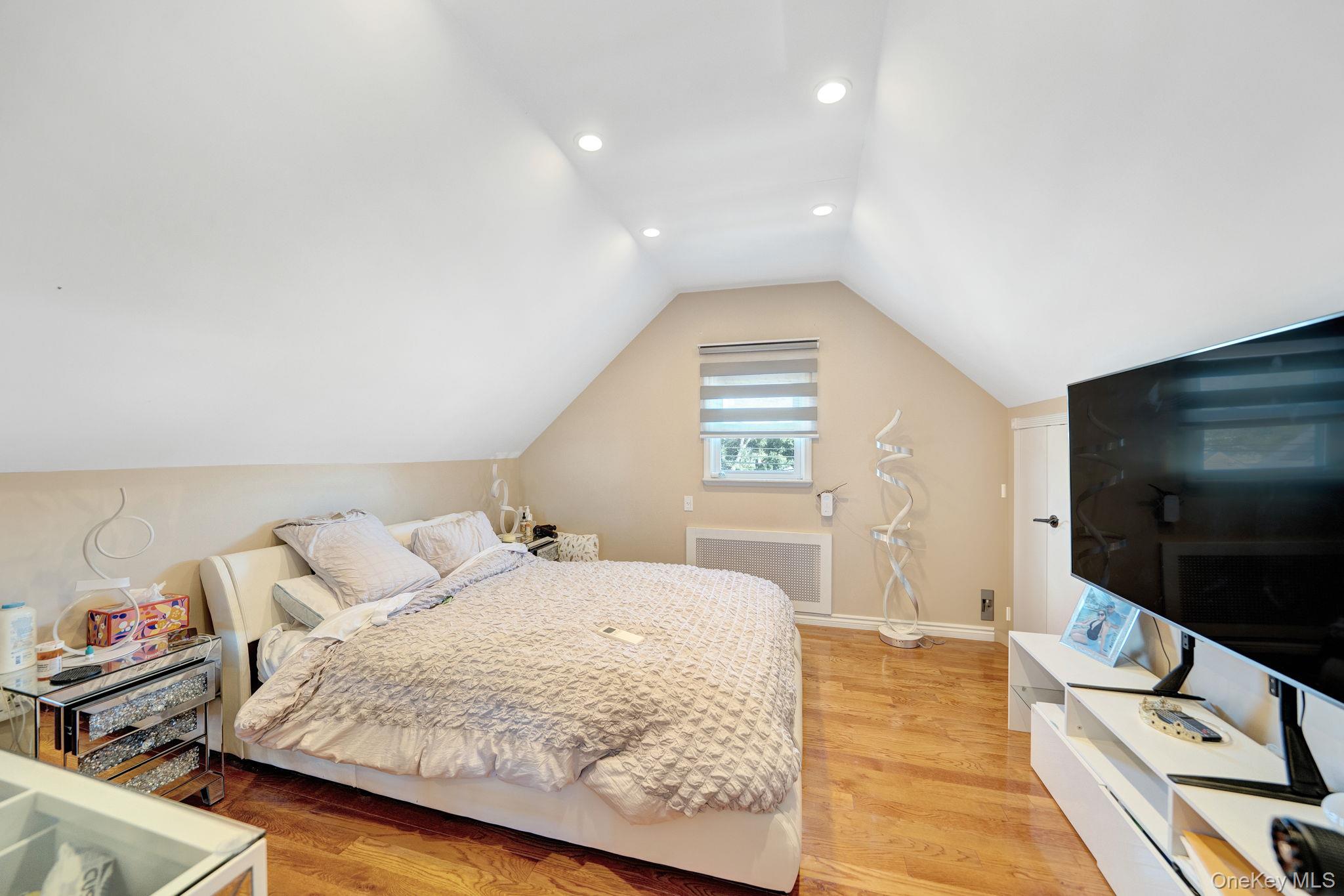 #18 photo, 138 Ormonde Boulevard, Valley Stream , NY 11580