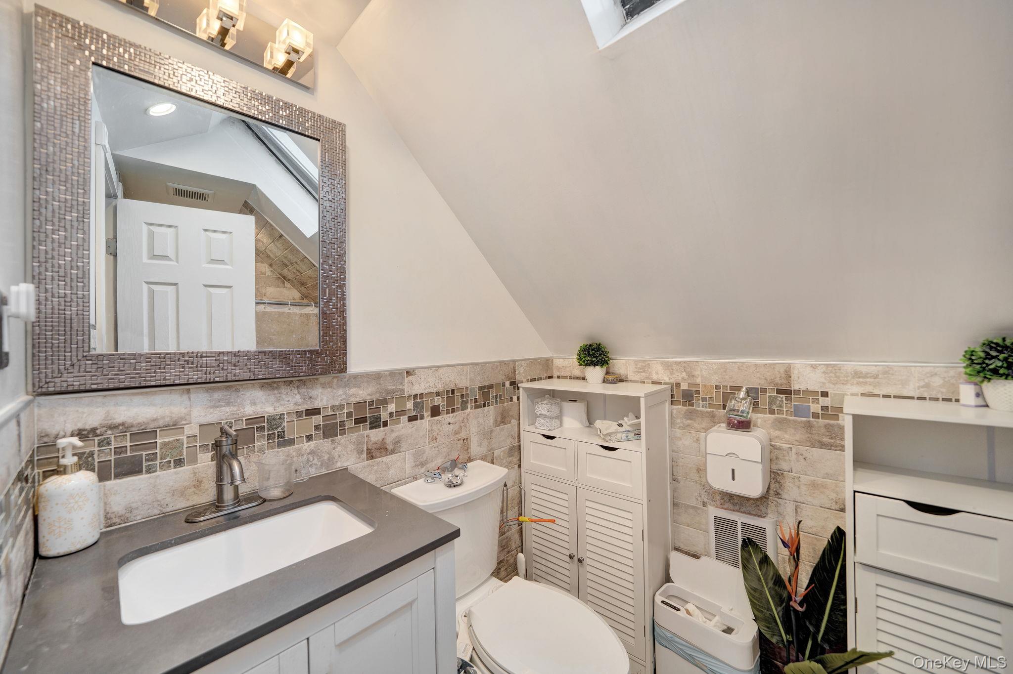 #19 photo, 138 Ormonde Boulevard, Valley Stream , NY 11580