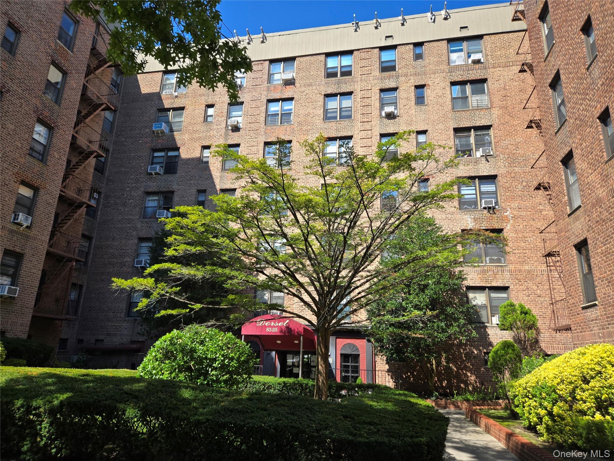 #1 photo, 83-25 98th Street, クイーンズ区 Woodhaven , NY 11421
