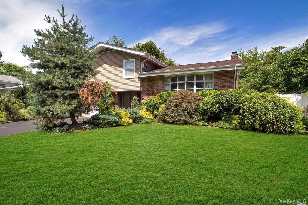 #1 photo, 29 Village Drive, Jericho , NY 11753