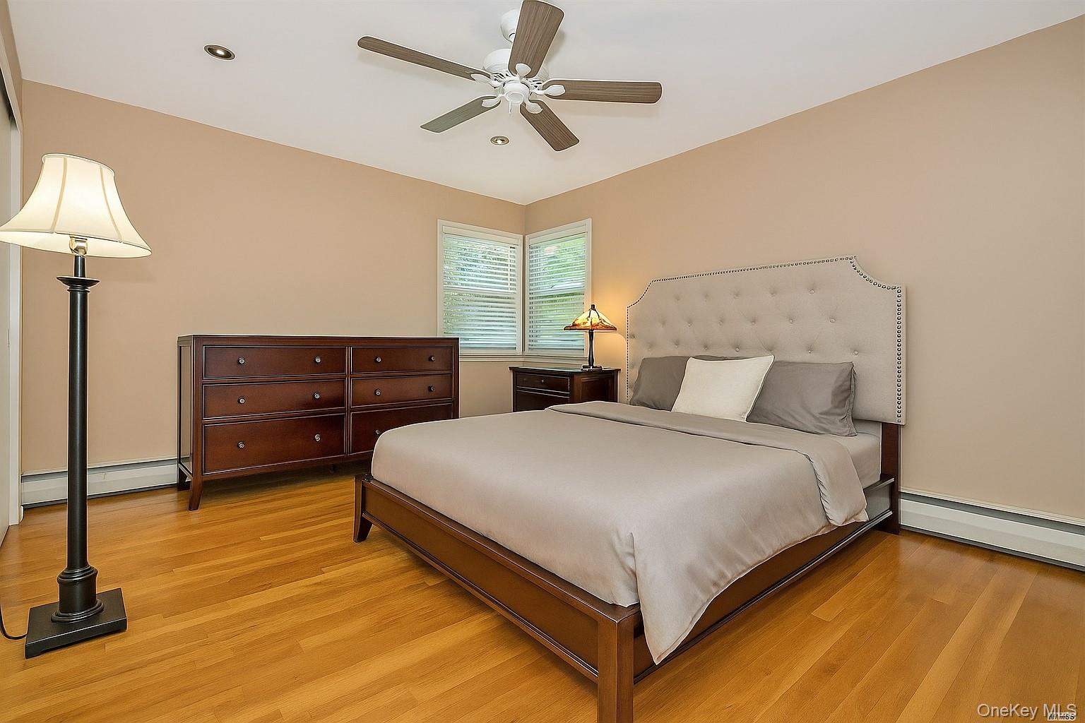 #4 photo, 29 Village Drive, Jericho , NY 11753