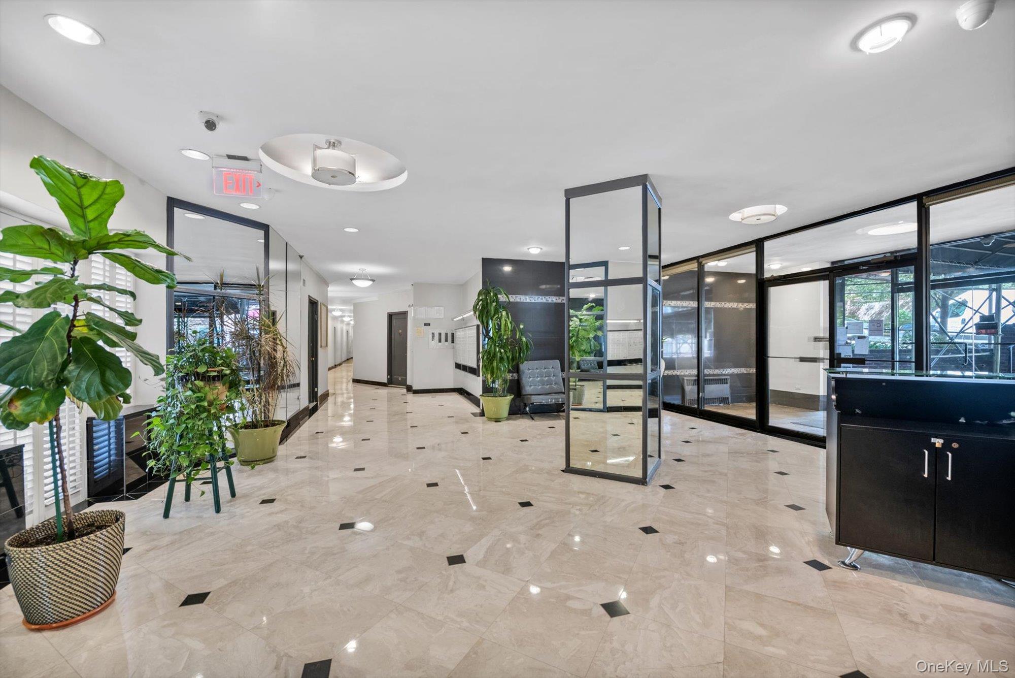 #13 photo, 67-30 Clyde Street, クイーンズ区 Forest Hills , NY 11375