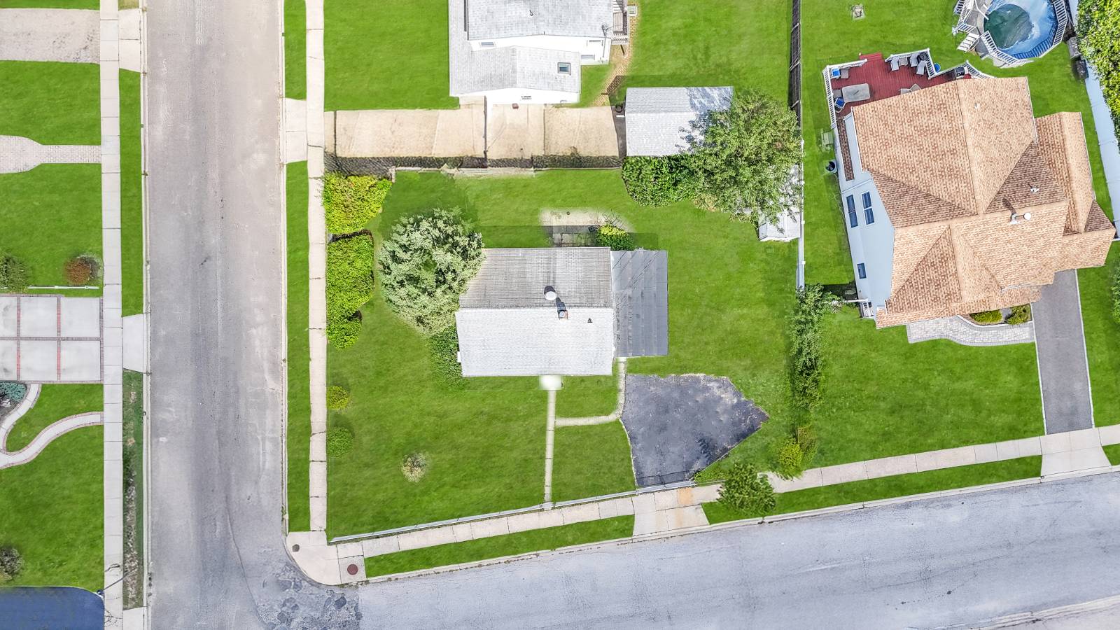 #2 photo, 88 Anchor Lane, Levittown , NY 11756