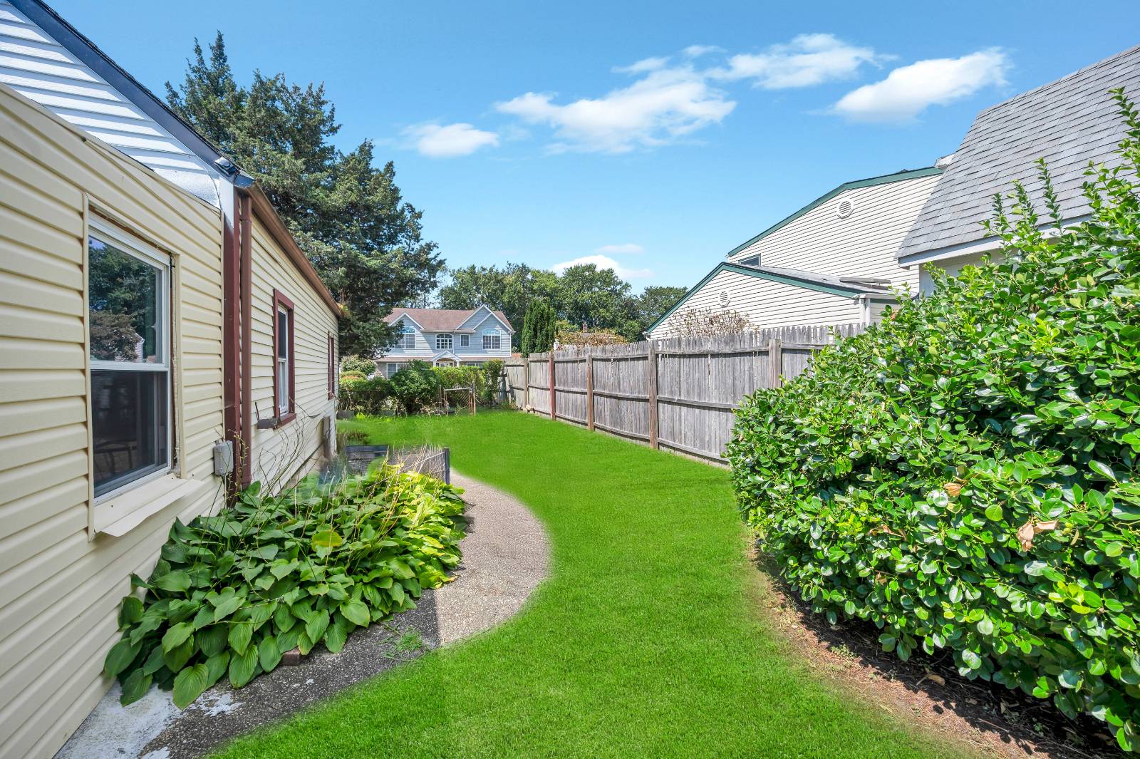 #22 photo, 88 Anchor Lane, Levittown , NY 11756