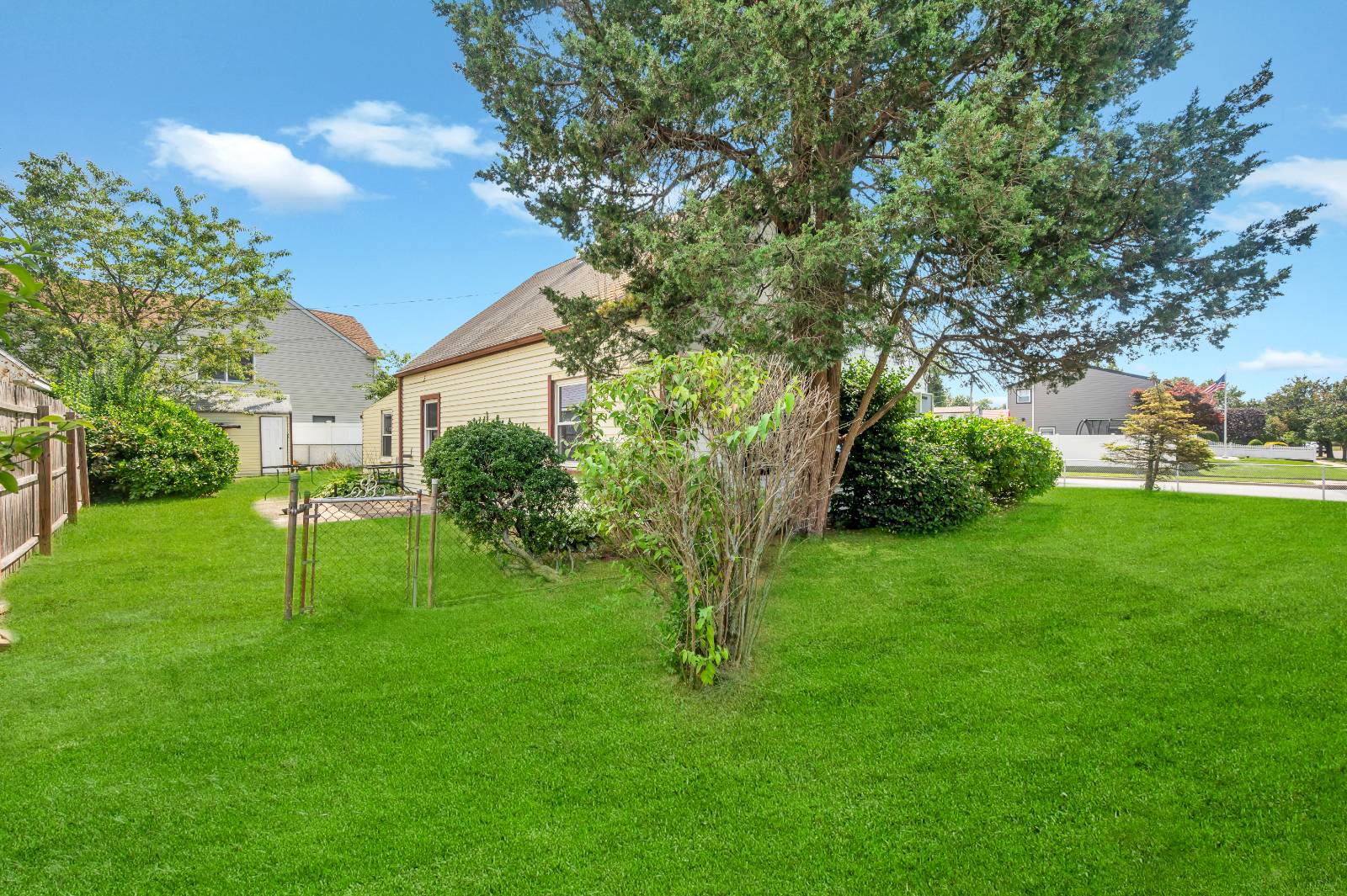 #23 photo, 88 Anchor Lane, Levittown , NY 11756