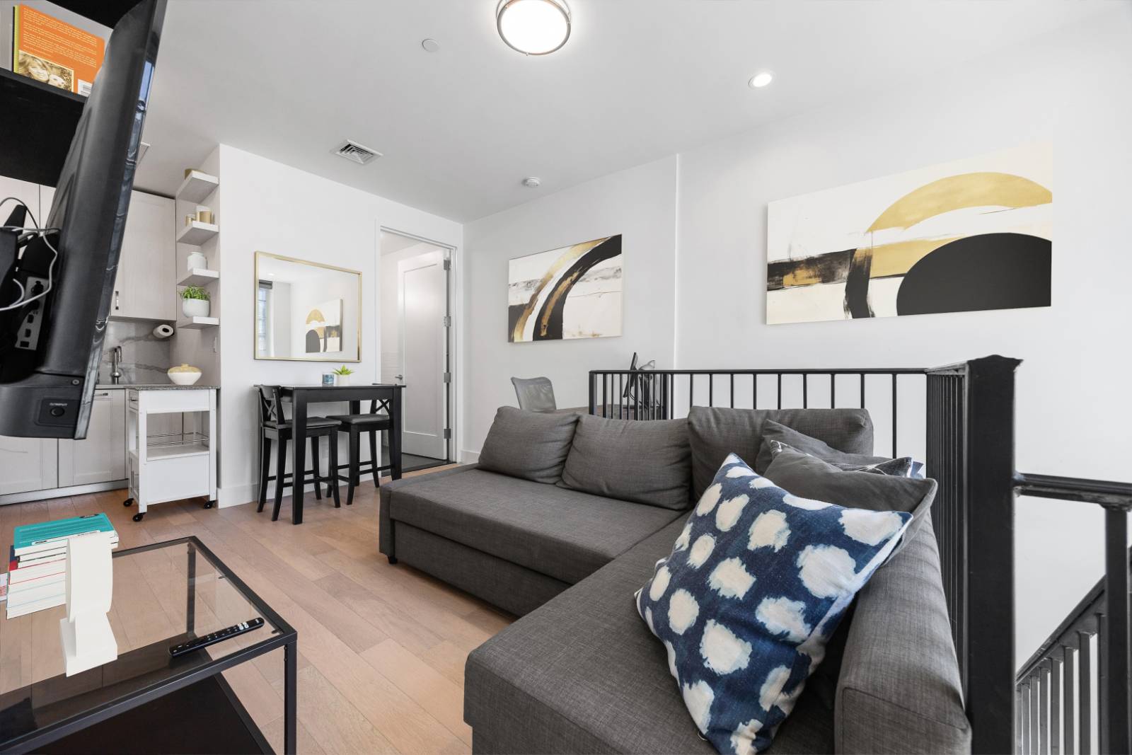 #17 photo, 21-19 46th Avenue, #1, קווינס Long Island City , NY 11101