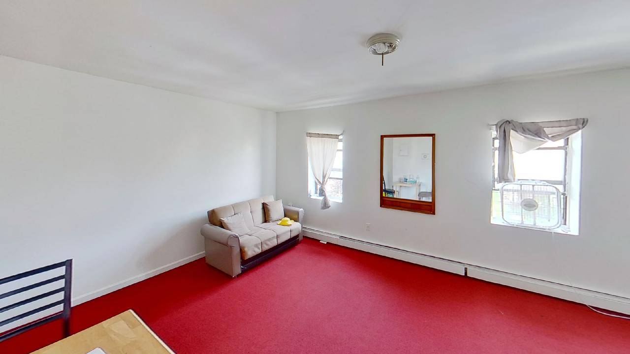 #13 photo, 88-13 146th St, クイーンズ区 Jamaica , NY 11435