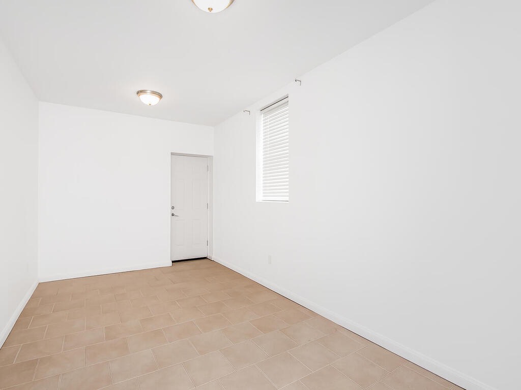 #8 photo, 135 Midland Ter, Yonkers , NY 10704