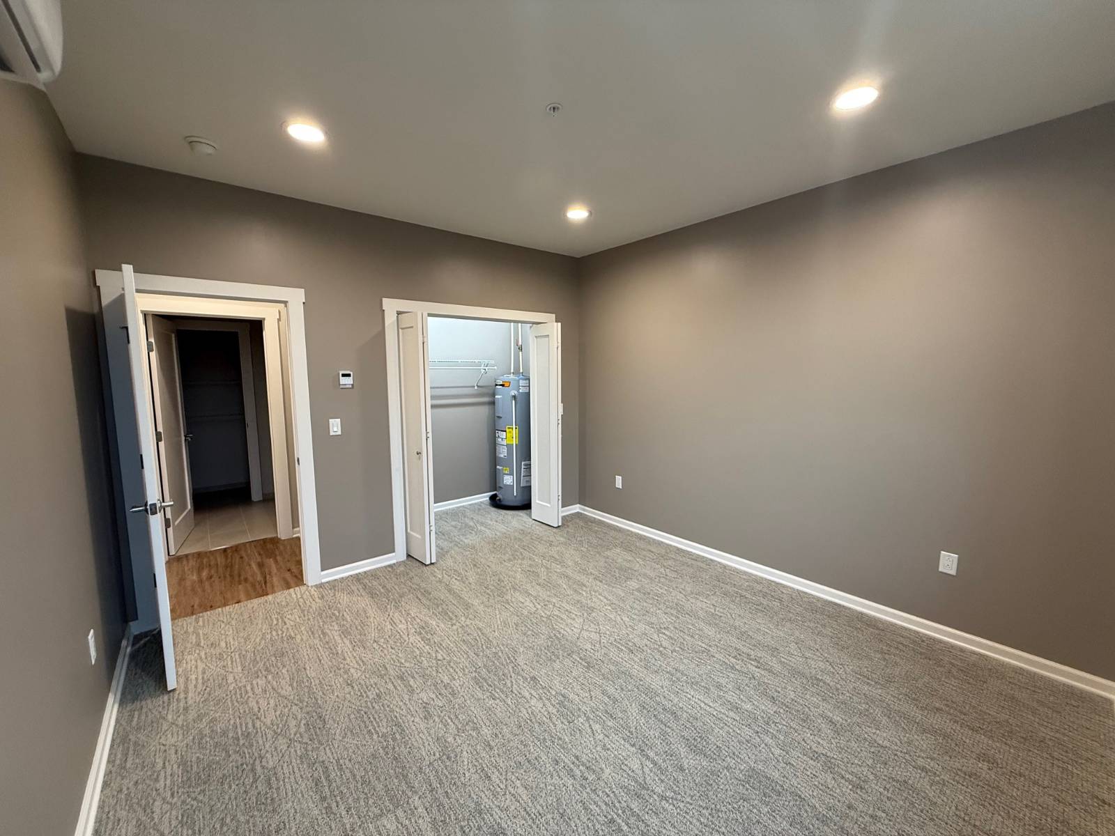 #10 photo, 214 Kinne St, #201, East Syracuse , NY 13057