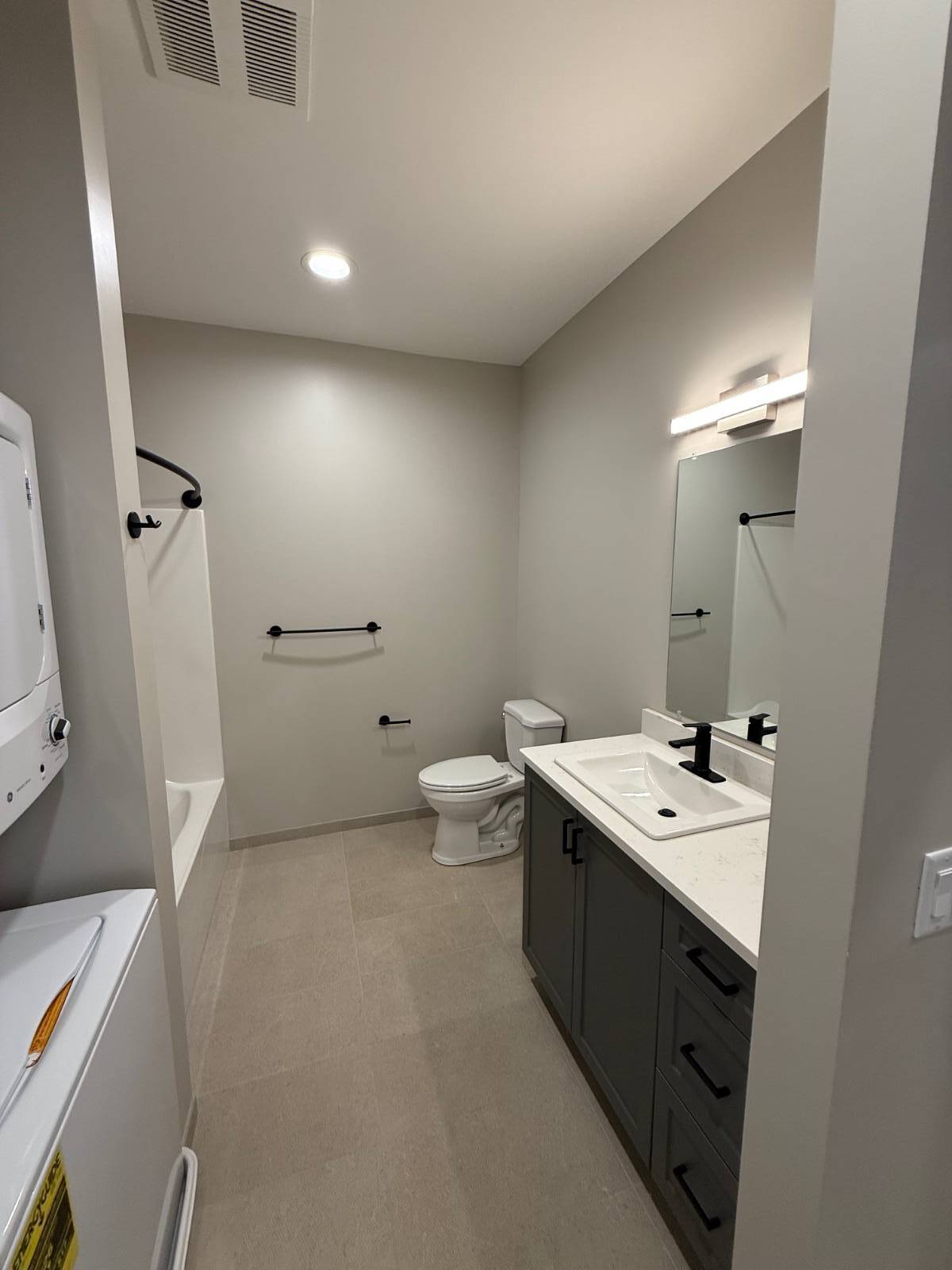 #7 photo, 214 Kinne St, #201, East Syracuse , NY 13057