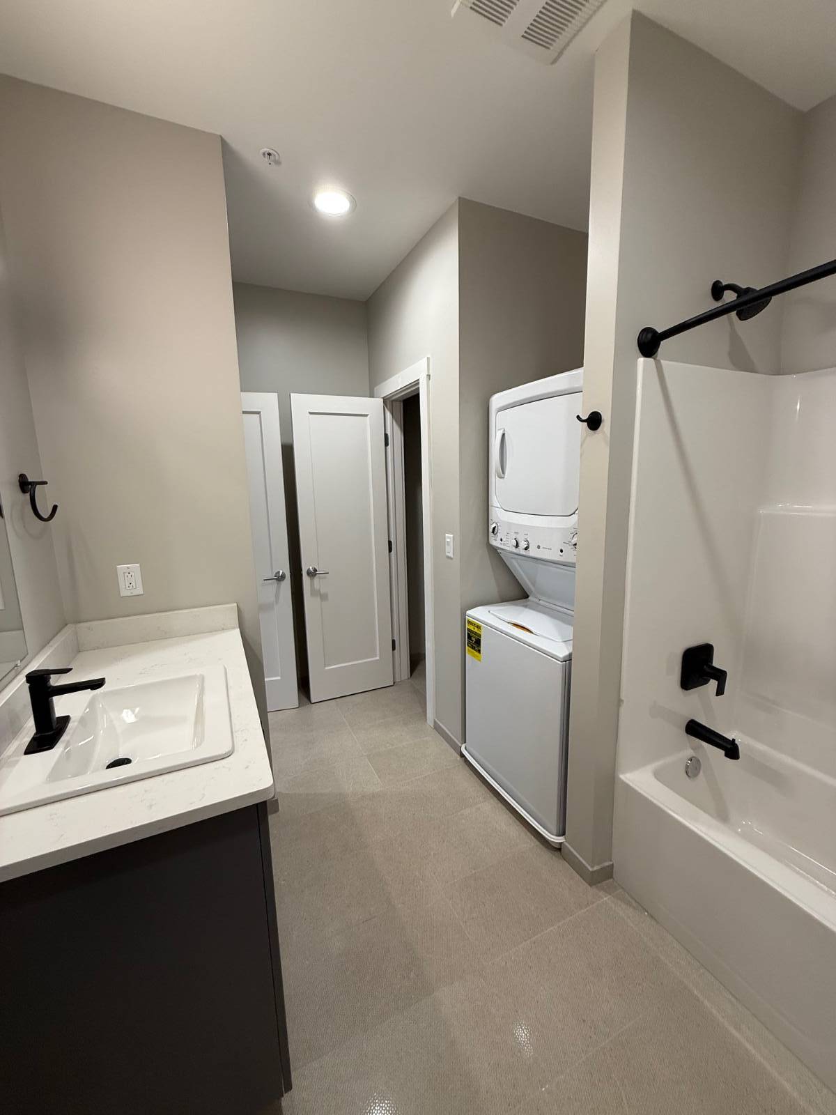 #8 photo, 214 Kinne St, #201, East Syracuse , NY 13057