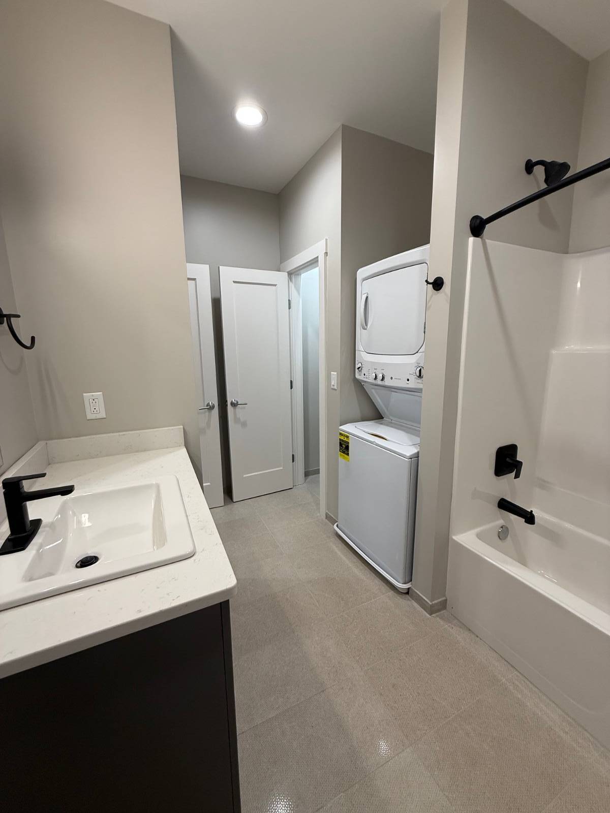 #11 photo, 214 Kinne St, #202, East Syracuse , NY 13057