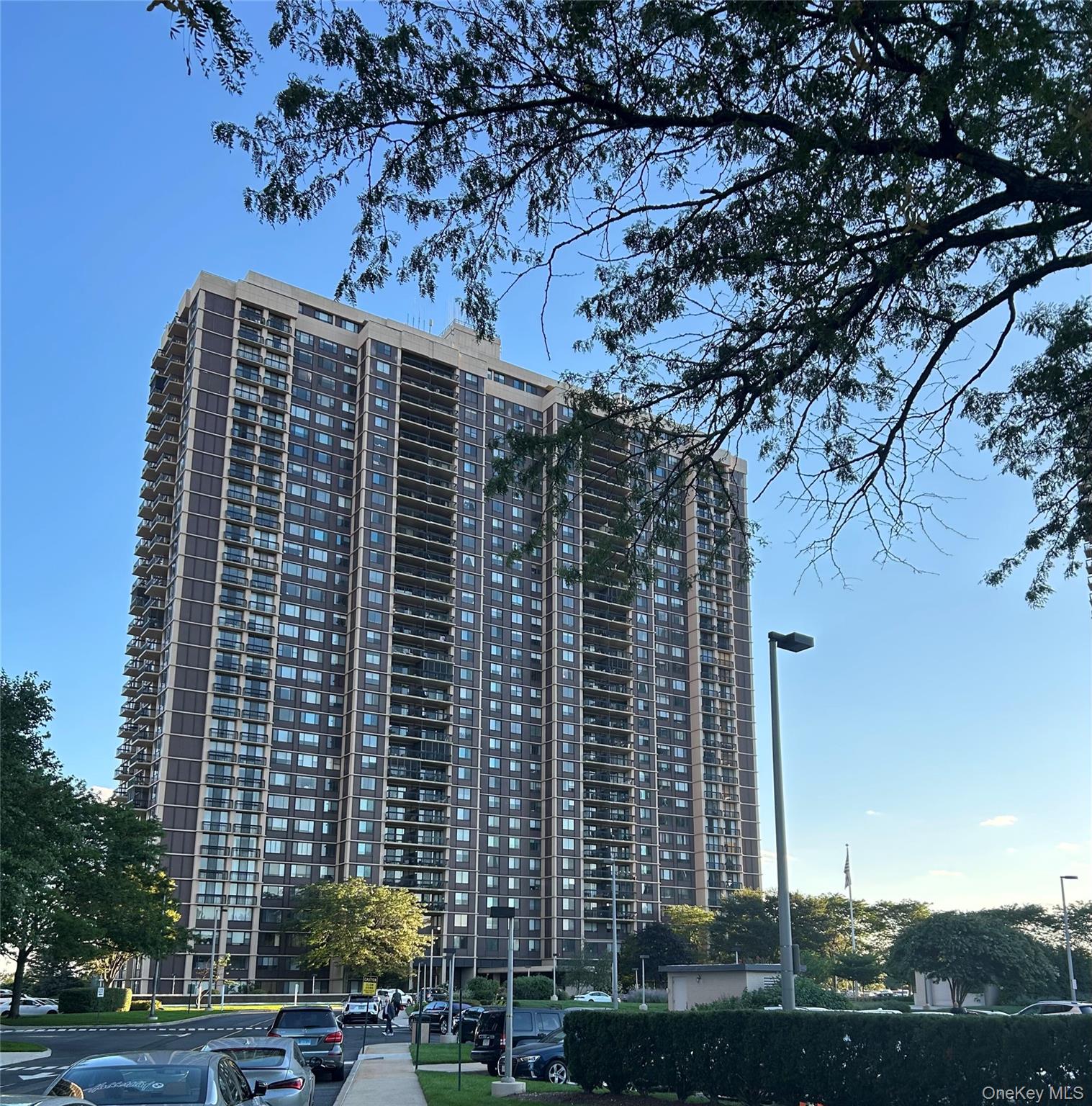 #1 photo, 27110 Grand Central Parkway, 皇后区 花卉园 Floral Park , NY 11005