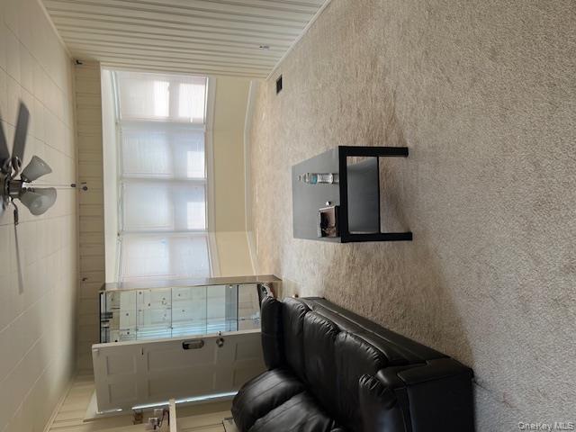 #3 photo, 299 Linden Avenue, ナッソー郡 Westbury , NY 11590