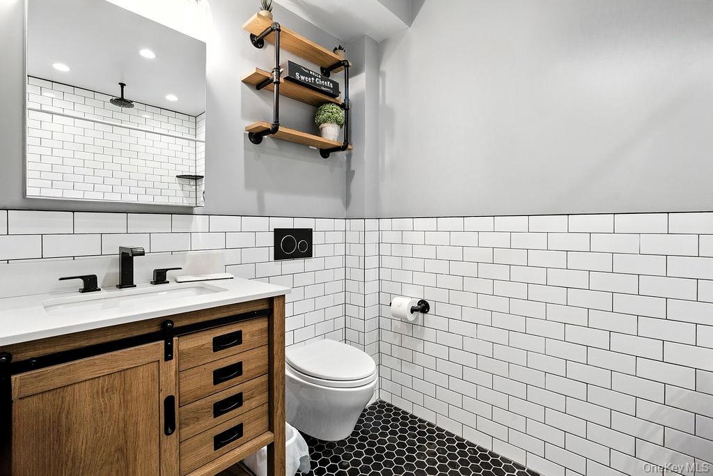 #11 photo, 46 Ongley Street, Rockville Centre , NY 11570