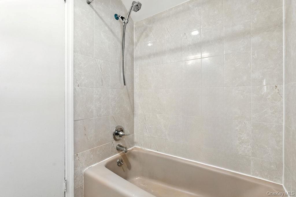 #17 photo, 46 Ongley Street, Rockville Centre , NY 11570