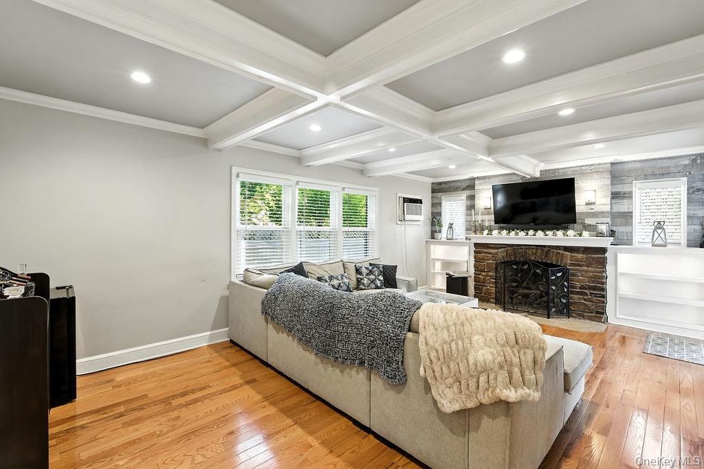 #7 photo, 46 Ongley Street, Rockville Centre , NY 11570