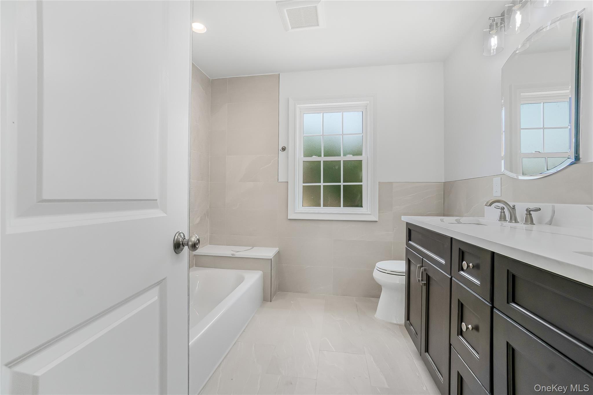 #19 photo, 267 N Elm Street, ナッソー郡 Massapequa , NY 11758