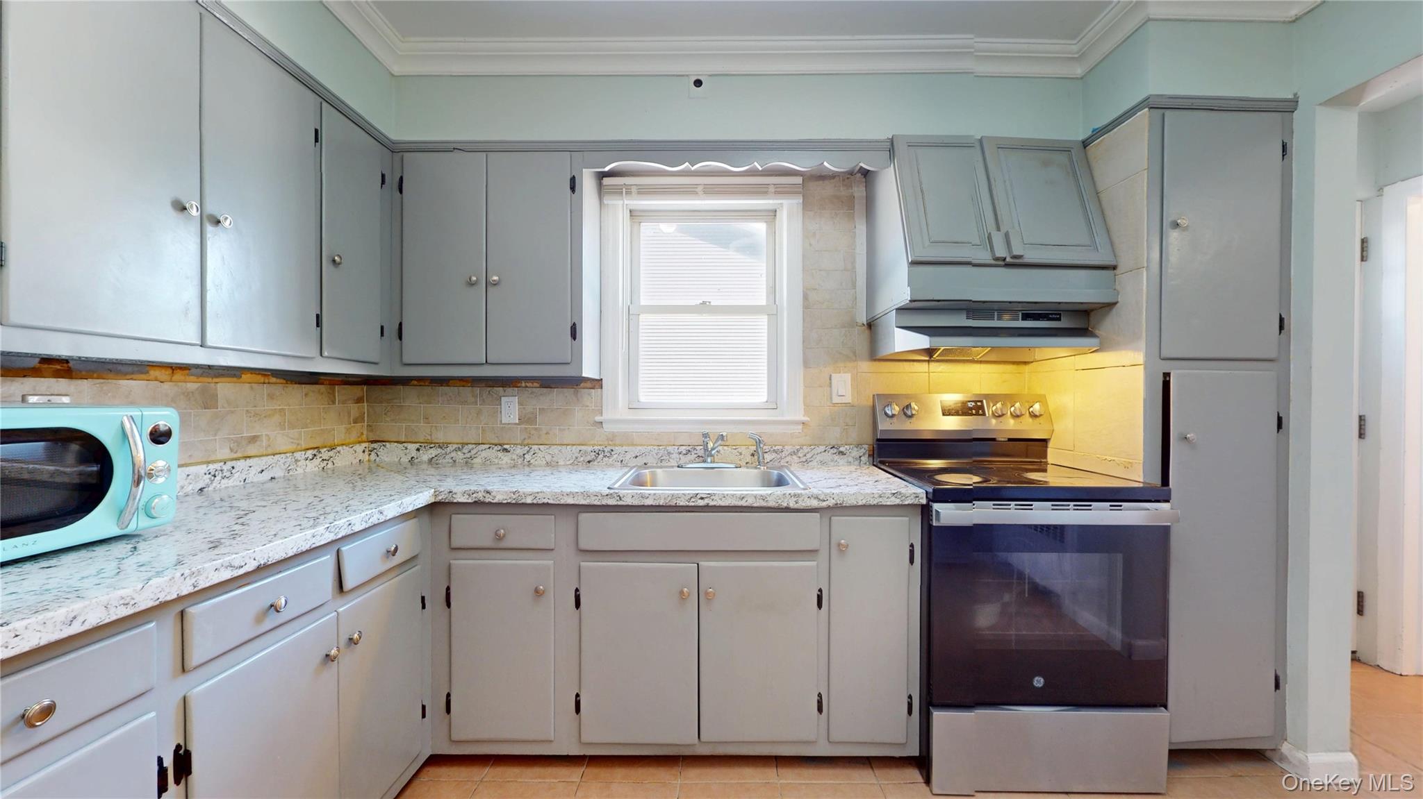 #10 photo, 40 Wagner Avenue, Roosevelt , NY 11575