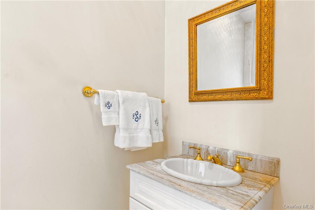 #17 photo, 6 Love Lane, Harrison , NY 10528